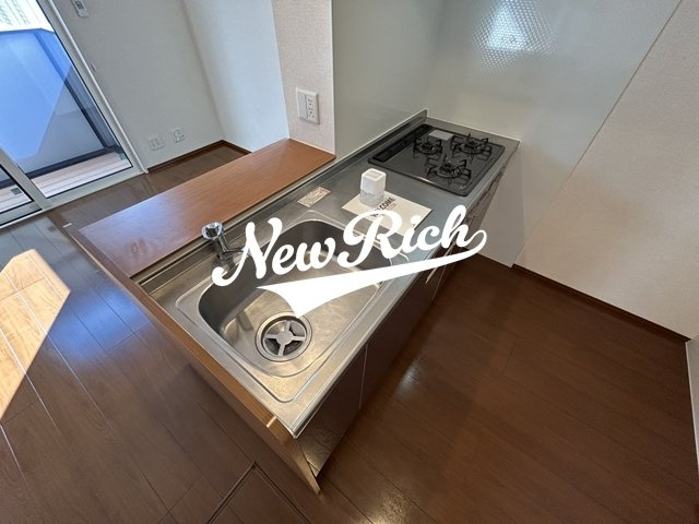 伊勢崎市茂呂町２丁目のアパートのキッチン