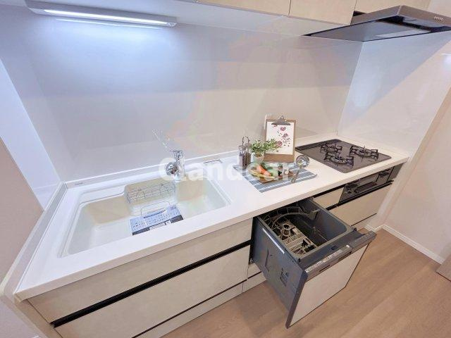 ボナハイツ中川 3号棟のキッチン|ドキドキの新生活も、安心してスタート。ぴったりの住まいを見つけませんか？クランディアが一緒に住まい選びをサポートします‼　まずは、お気軽にお問合せください　＃クランディア