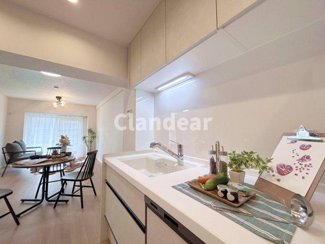 ボナハイツ中川 3号棟のキッチン|ドキドキの新生活も、安心してスタート。ぴったりの住まいを見つけませんか？クランディアが一緒に住まい選びをサポートします‼　まずは、お気軽にお問合せください　＃クランディア