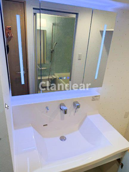 ボナハイツ中川 3号棟の独立洗面台|ドキドキの新生活も、安心してスタート。ぴったりの住まいを見つけませんか？クランディアが一緒に住まい選びをサポートします‼　まずは、お気軽にお問合せください　＃クランディア