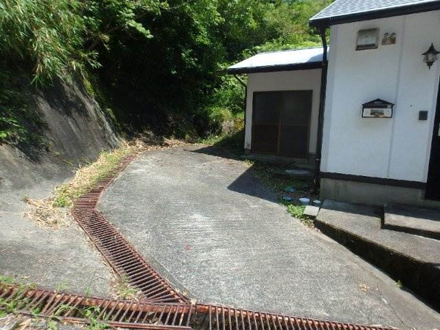 S1760R　吉野苑平屋中古住宅の前面道路含む現地写真