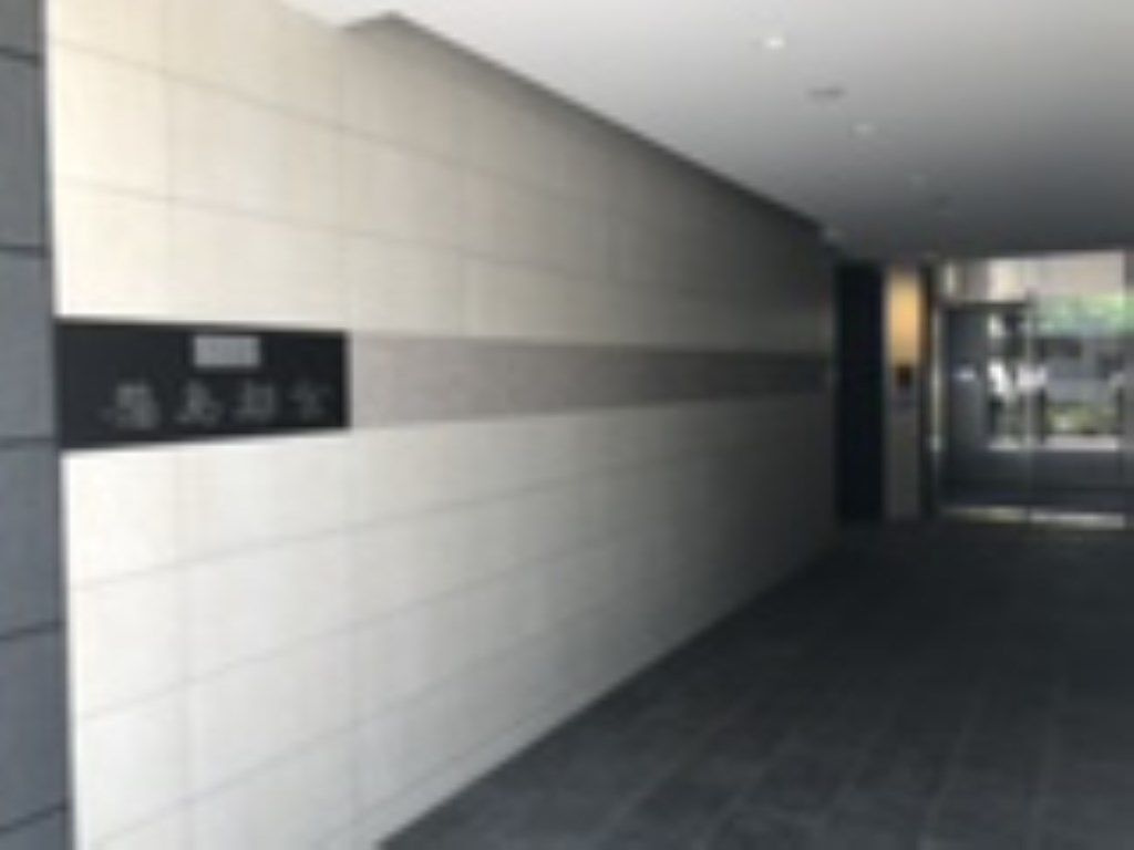 シャイニング福島離宮のエントランス