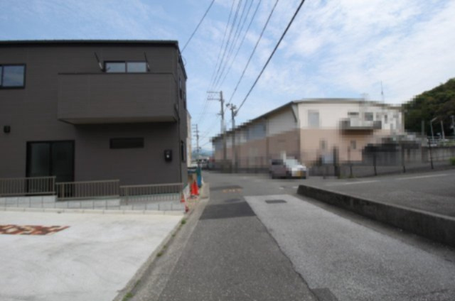 大津甲　　新築戸建　2号地　（全2区画）の前面道路含む現地写真