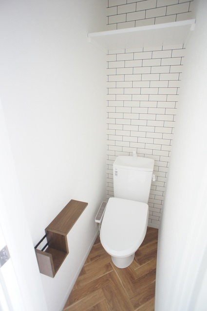 フォースダウンのトイレ|落ち着いた色調のトイレです