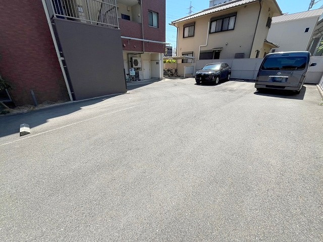 PLEO瑞光の駐車場