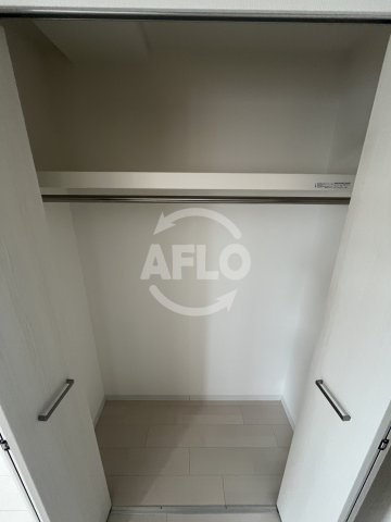 Luxe淡路Ⅱの収納|Luxe淡路Ⅱ　クローゼット