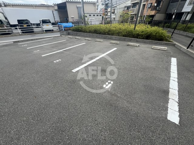 Luxe淡路Ⅱの駐車場|Luxe淡路Ⅱ　駐車場