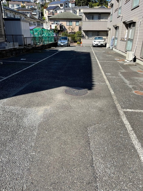 シェルム戸塚Ｂの駐車場