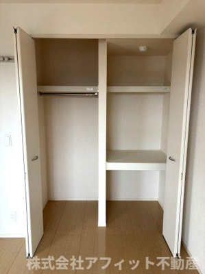 【その他】 | ローゼンシュタット B棟 | 洋室6帖のクローゼット