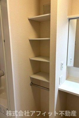 【その他】 | ローゼンシュタット B棟 | 洗面台横の収納