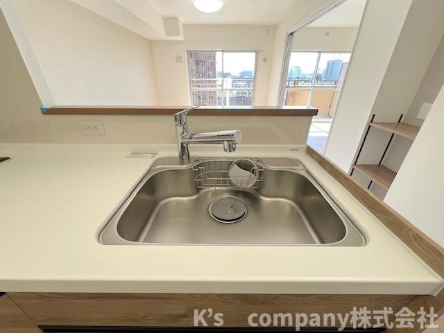 ●茅ヶ崎市本村5丁目　茅ヶ崎グランドハイツC棟　のキッチン|耐久性に優れたステンレス素材のシンク◇