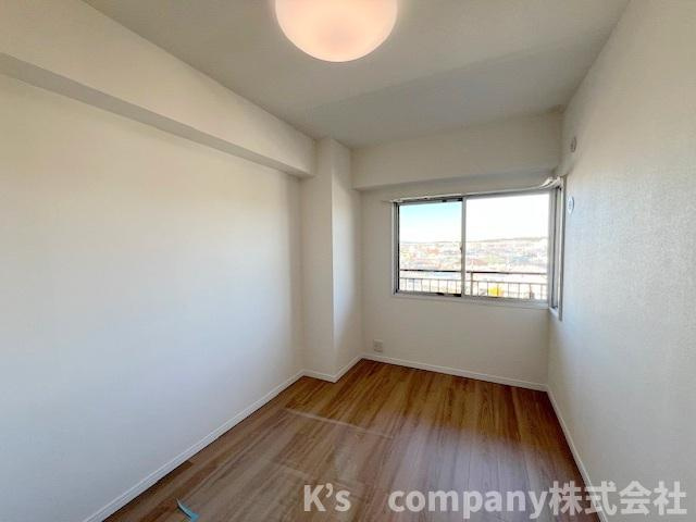 ●茅ヶ崎市本村5丁目　茅ヶ崎グランドハイツC棟　の子供部屋|洋室4.7帖◇お子様のお部屋や趣味のお部屋にいかがでしょうか♪