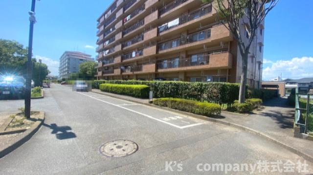 ●茅ヶ崎市本村5丁目　茅ヶ崎グランドハイツC棟　の駐車場|駐車スペース◇
