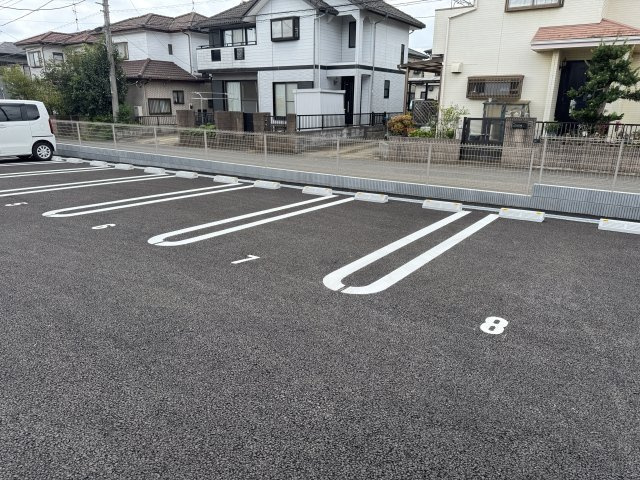 ＩＳＯＬＡの駐車場