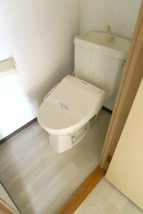 第13新英マンションのトイレ