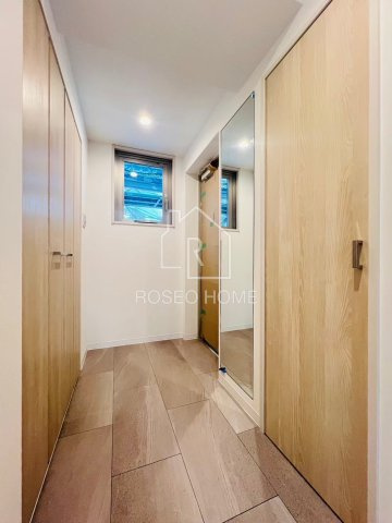 リュエルうめきたの玄関|同マンション別部屋：参考写真