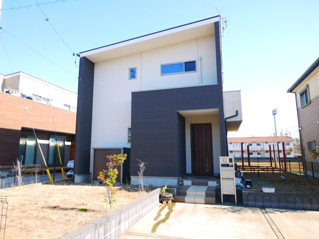 八街市八街ほ　中古戸建の外観|令和2年9月築 3LDK 2台可  オール電化 上下水 JR総武本線八街駅徒歩約11分 閑静な分譲地