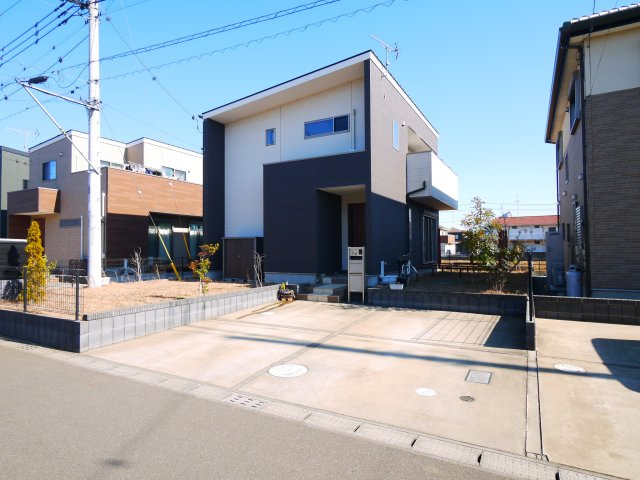 八街市八街ほ　中古戸建の駐車場|令和2年9月築 3LDK 2台可  オール電化 上下水 JR総武本線八街駅徒歩約11分 閑静な分譲地