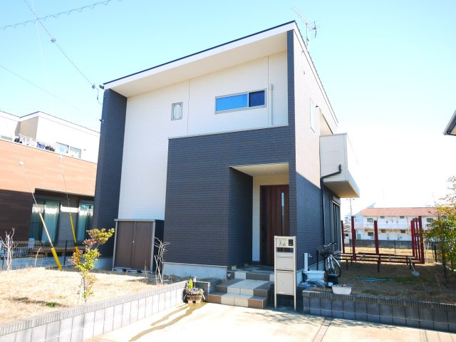 八街市八街ほ　中古戸建の外観|令和2年9月築 3LDK 2台可  オール電化 上下水 JR総武本線八街駅徒歩約11分 閑静な分譲地