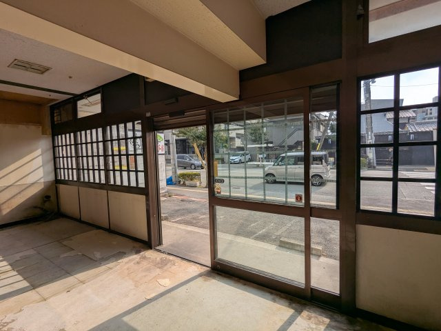 国府寺町 店舗事務所の和室