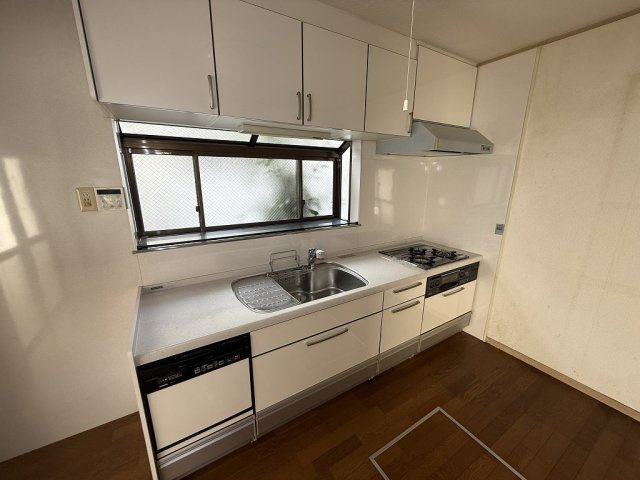 香芝市穴虫戸建のキッチン