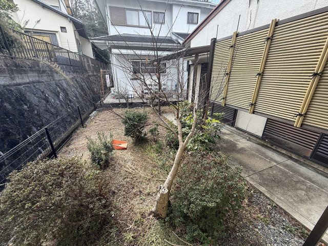 香芝市穴虫戸建の庭