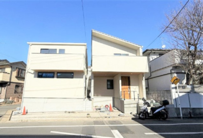 【外観】 | 【仲介手数料３3０万円が無料！！】■豪快な吹抜けリビング前には広々バルコニー | 【諸費用３３０万円ＯＦＦキャンペーン中！】
日本一の家計応援キャンペーン中！
■豪快な吹抜け天井リビング
■南道路面、陽当り良好
■広々バルコニー
■高断熱住宅
■省エネ性能ラベル
■内覧可能