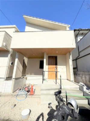 【外観】 | 【仲介手数料３3０万円が無料！！】■豪快な吹抜けリビング前には広々バルコニー | 【諸費用３３０万円ＯＦＦキャンペーン中！】
日本一の家計応援キャンペーン中！
■豪快な吹抜け天井リビング
■南道路面、陽当り良好
■広々バルコニー
■高断熱住宅
■省エネ性能ラベル
■内覧可能