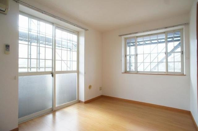 アウローラⅡの居間・リビング|高崎、前橋のお部屋探しはエンドスケープまで！お客様の理想お聞かせ下さい♪