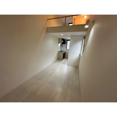 【居間・リビング】 | レガーロ千葉中央 | こちらの居間で趣味の時間をお楽しみください