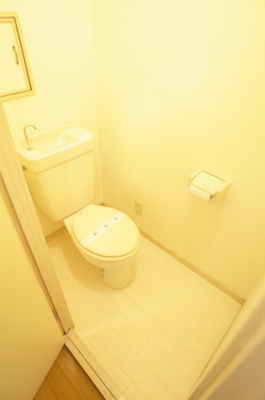 【トイレ】 | キャンパスコーポ | ゆったりとした空間のトイレです