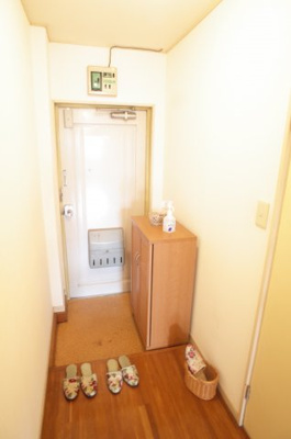 【玄関】 | キャンパスコーポ | 明るい玄関です