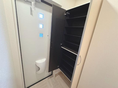 【玄関】 | スプリングチェリーⅢ | 玄関