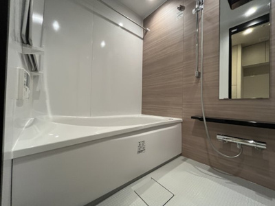 【浴室】 | プライムメゾン千葉新町 | 落ち着いた空間のお風呂です