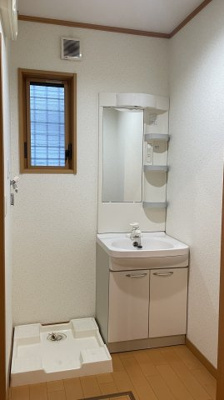 【洗面所】 | レジデンス大森 | 明るい洗面所です