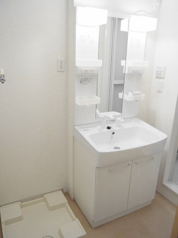 フェリーチェⅠ　　　刈谷市近郊の賃貸はクラスホーム刈谷店の洗面所|ゆったりとスペースのある洗面所