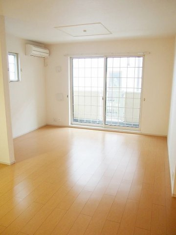 フェリーチェⅠ　　　刈谷市近郊の賃貸はクラスホーム刈谷店の居間・リビング|使いやすいリビングです