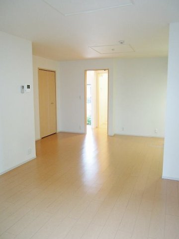 フェリーチェⅠ　　　刈谷市近郊の賃貸はクラスホーム刈谷店の居間・リビング|こちらの居間で趣味の時間をお楽しみください