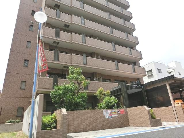 ワコーレプラージュ須磨の外観