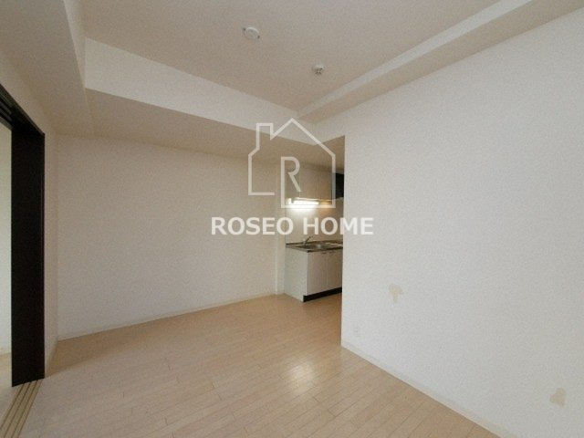 インテリジェンス御堂の居間・リビング|同マンション別部屋：参考写真