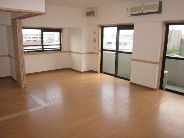 エクセレンス梶ヶ谷の居間・リビング|写真転用