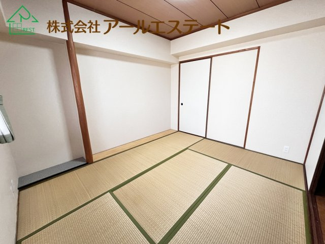 ロワイヤル京見橋の和室