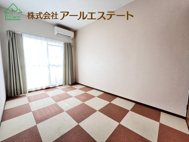 ロワイヤル京見橋の洋室