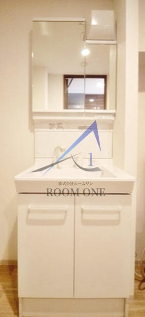 プレール・ドゥーク練馬中村橋の洗面所|独立洗面台です。