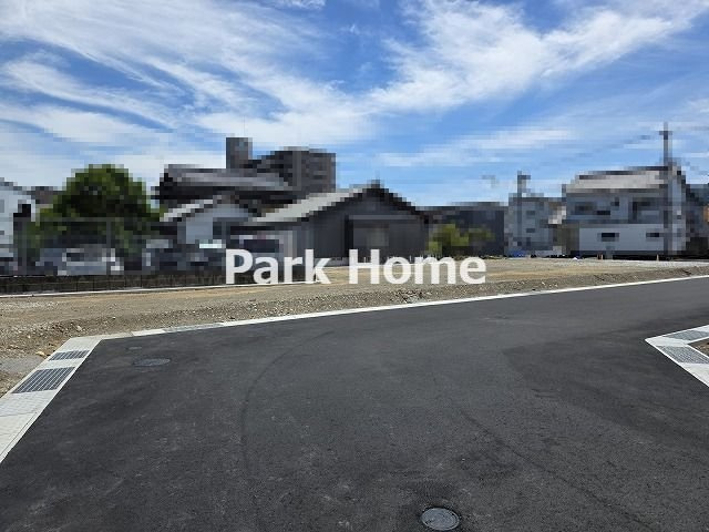 高知市鴨部2丁目 -1号地-建築条件付き-売土地の前面道路含む現地写真