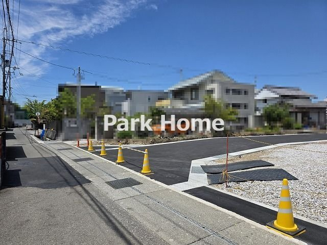 高知市鴨部2丁目 -1号地-建築条件付き-売土地の前面道路含む現地写真
