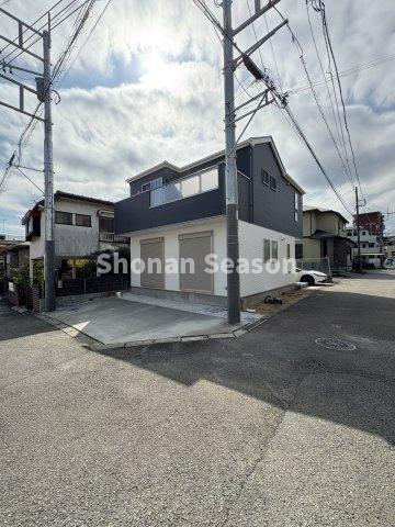 【外観】 | プライバシーを確保しやすい角住戸◎
ぜひ一度現地ご内見にいらしてみませんか♪