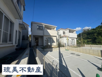 【外観】 | 南城市知念久手堅（全4棟）C号棟 | C号棟　並列駐車3台可♪