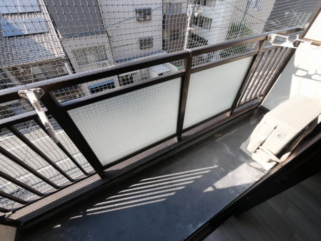 大阪市浪速区大国３丁目の賃貸マンションのバルコニー