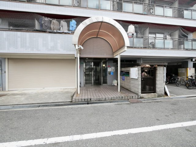 大阪市浪速区大国３丁目の賃貸マンションのエントランス